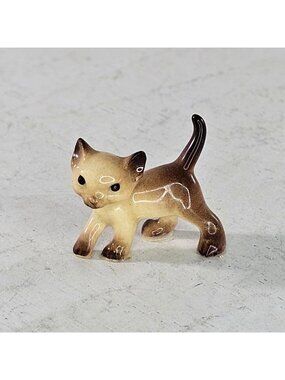 Hagen Renaker Siamese Kitten Cat Walking Miniature Figurine Facing Left